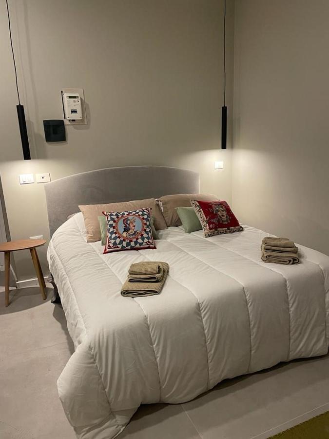 Conny'S House Apartment Catania Bagian luar foto